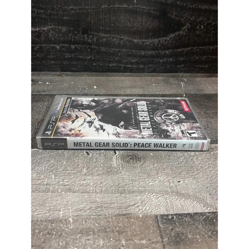 Metal Gear Solid Peace Walker Sony PSP New Sealed Konami Hideo Kojima ULUS-10509